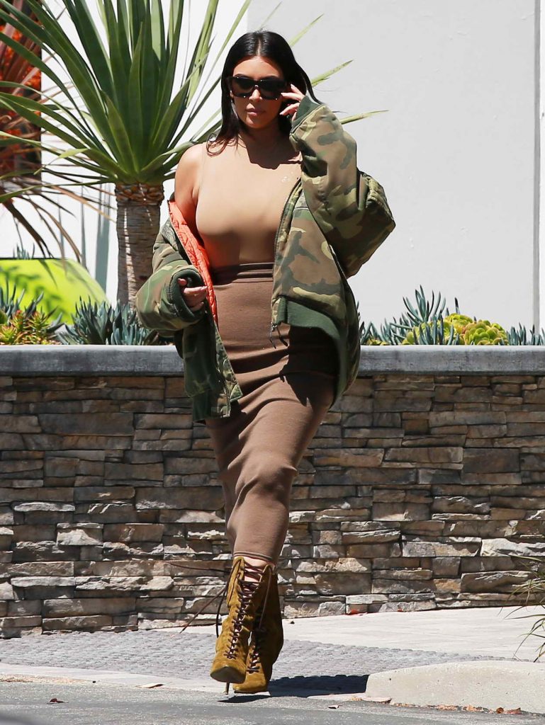 Kim Kardashian Was Spotted at Epione Skin Care in Beverly Hills 05/12/2016-5