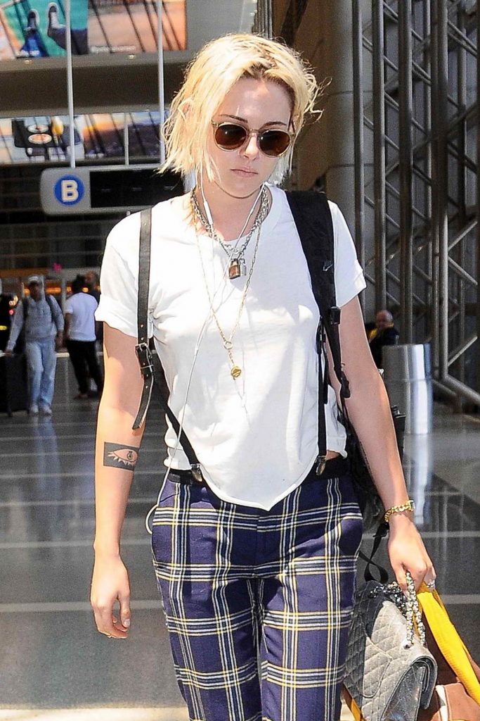 Kristen Stewart Was Seen at a LAX Airport 05/08/2016-2