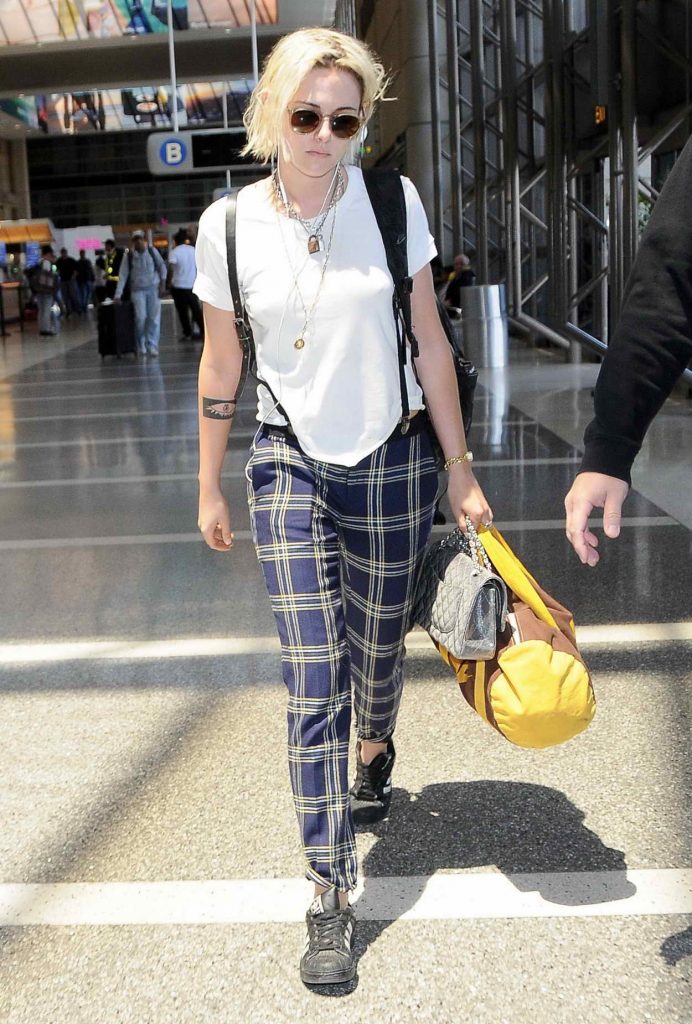 Kristen Stewart Was Seen at a LAX Airport 05/08/2016-4