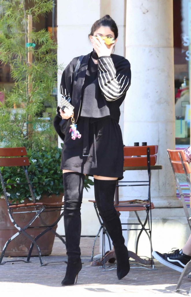 Kylie Jenner Out for Lunch in Calabasas 05/18/2016-3