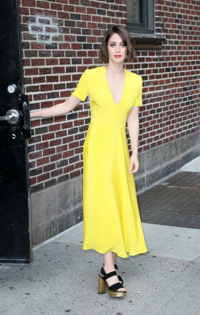 Lizzy Caplan at the Ed Sullivan Theater in New York City 05/26/2016-1