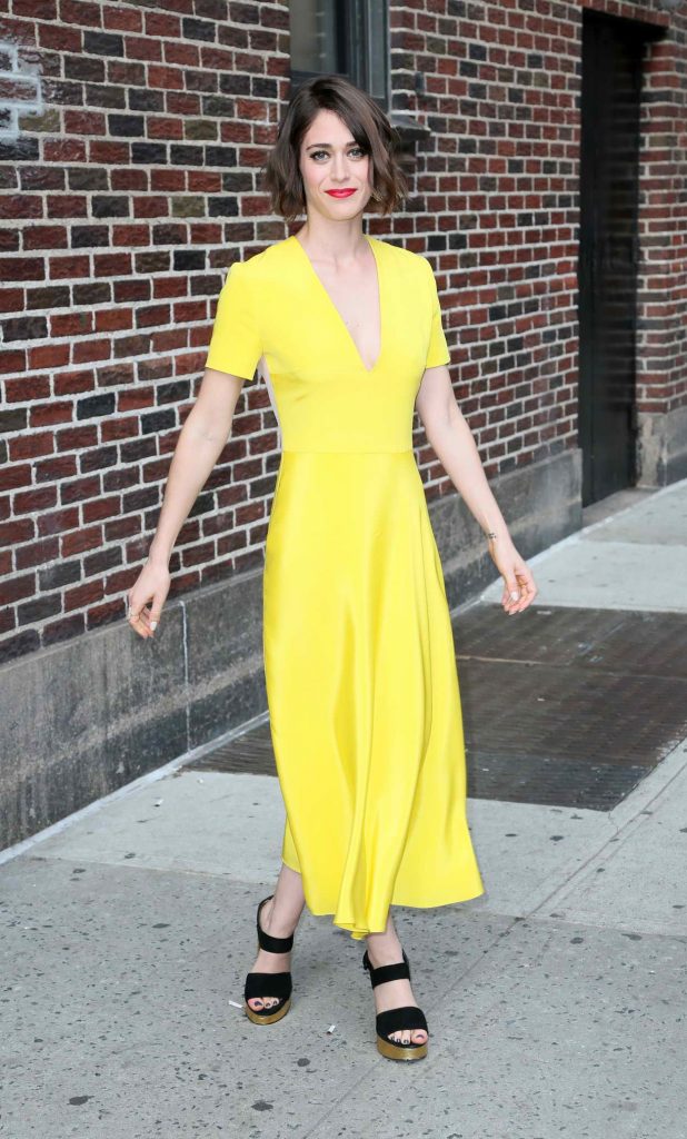 Lizzy Caplan at the Ed Sullivan Theater in New York City 05/26/2016-2