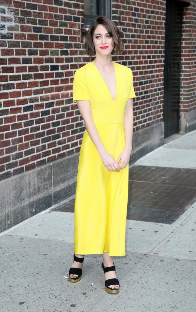 Lizzy Caplan at the Ed Sullivan Theater in New York City 05/26/2016-3