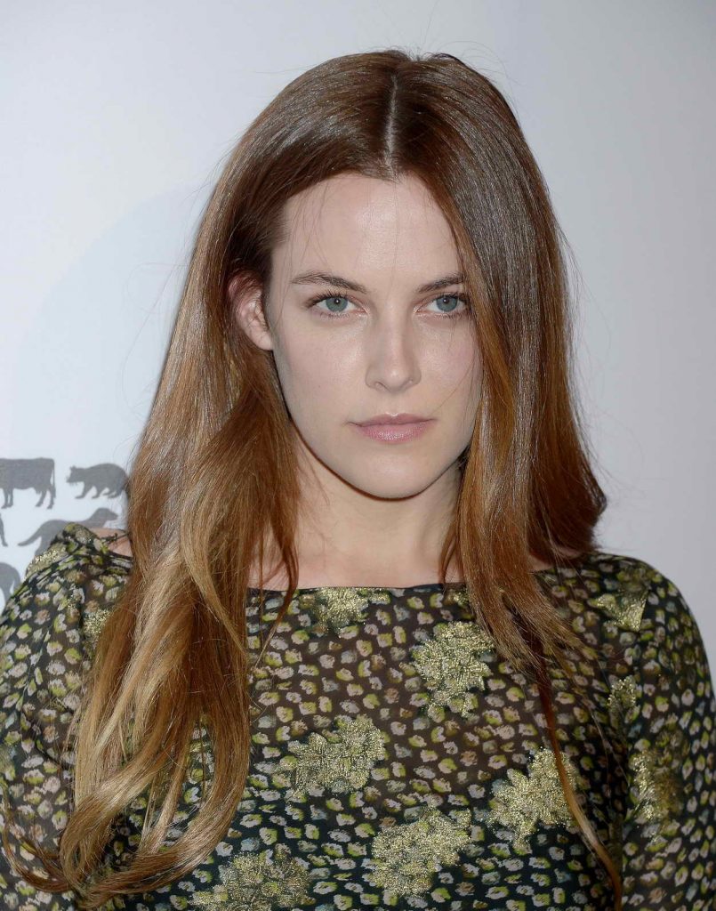 Riley Keough at the Humane Society of the United States to the Rescue ...