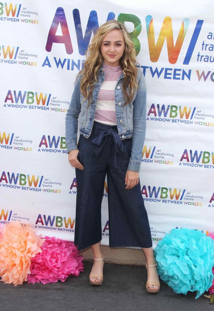 Sophie Reynolds at a Window Between Worlds Presents Art in the Afternoon, Hosted by G Hannelius in Venice 05/07/2016-2