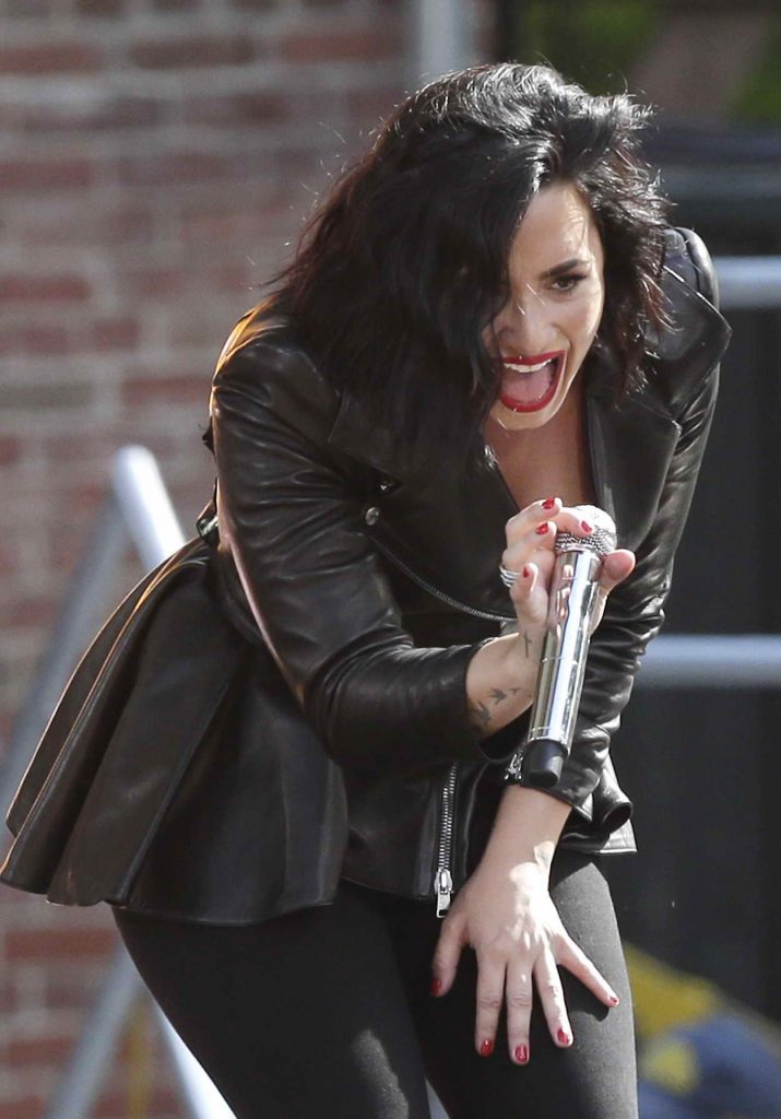 Demi Lovato Performs on Good Morning America in NY 06/17/2016-5