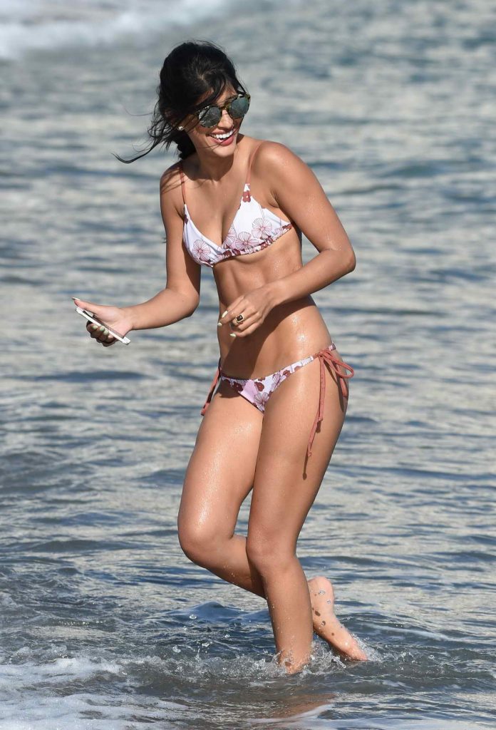 Jasmin Walia Wearing a Bikini at the Beach in Ibiza 05/30/2016-2