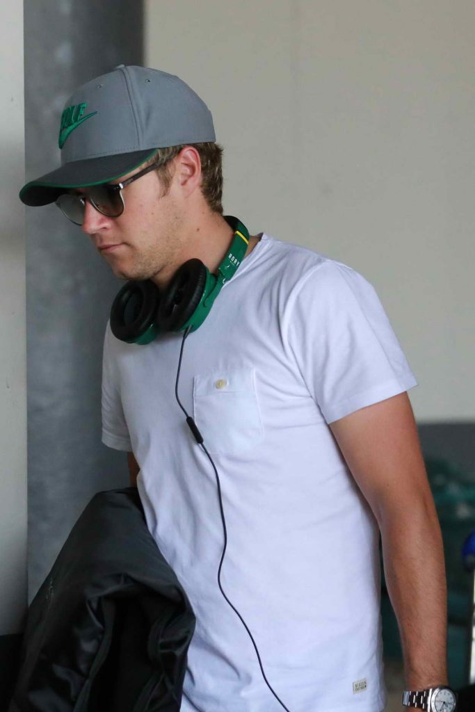 Niall Horan Leaves His Hotel in Manchester 06/06/2016-4