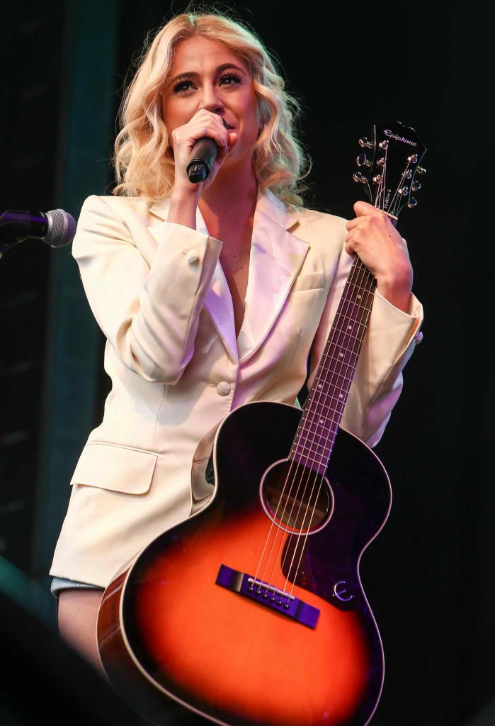 Pixie Lott Performs at West End Live in Trafalgar Square in London 06/19/2016-6