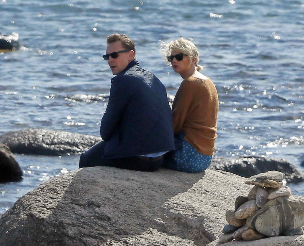 Taylor Swift and Tom Hiddleston at the Beach in Rhode 06/14/2016-5
