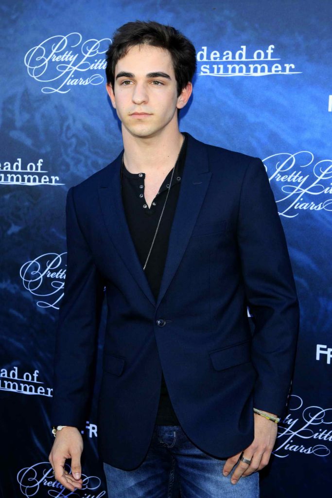 Zachary Gordon at the Dead of Summer and Pretty Little Liars Screening in Los Angeles 06/15/2016-2