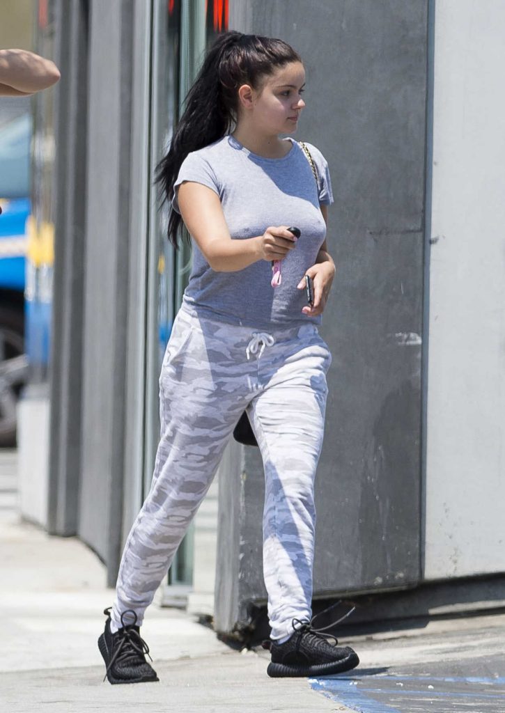 Ariel Winter Leaves a Nail Salon in West Hollywood 07/29/2016-4