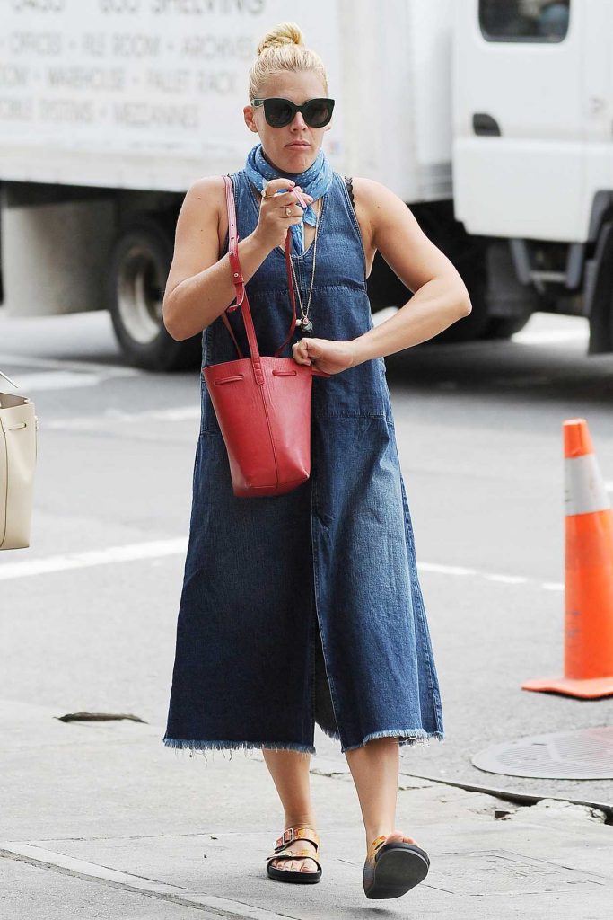 Busy Philipps Was Seen Out in New York City 07/11/2016-2