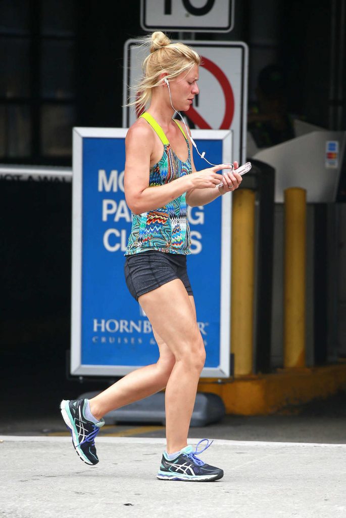 Claire Danes Jogging in New York City 07/14/2016-3
