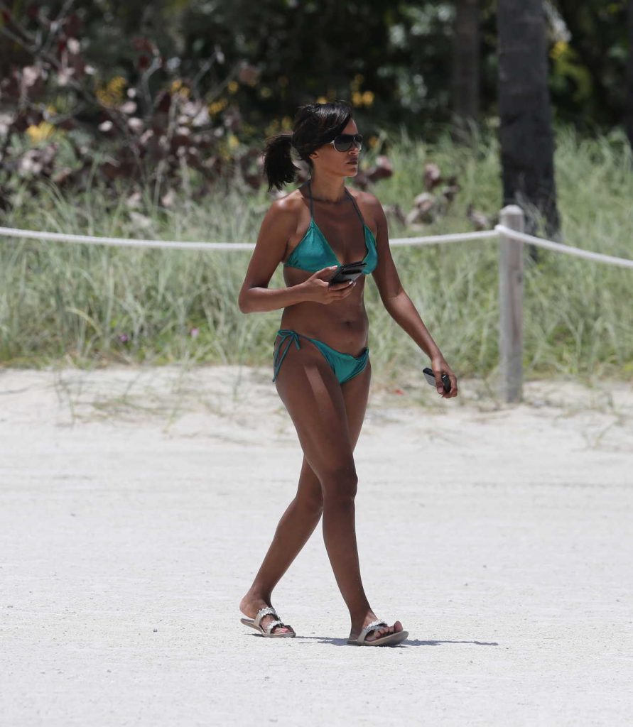 Claudia Jordan in Bikini at the Beach in Miami 07/28/2016-1