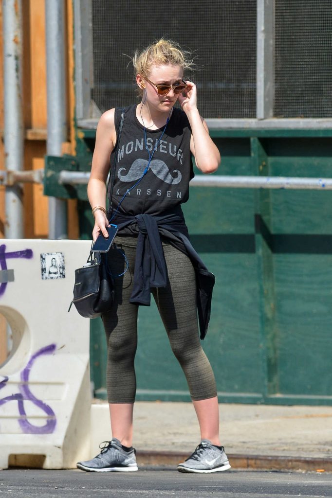 Dakota Fanning Was Seen in Downtown Manhattan 07/22/2016-4
