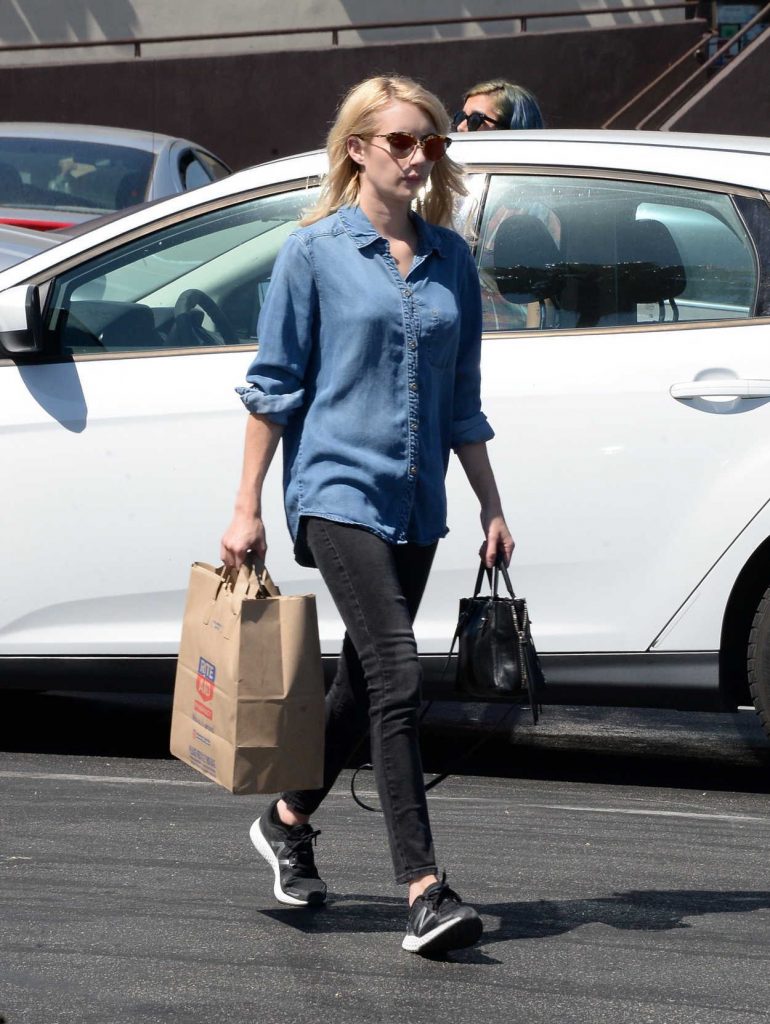 Emma Roberts Was Spotted Out in Los Angeles 07/17/2016-3