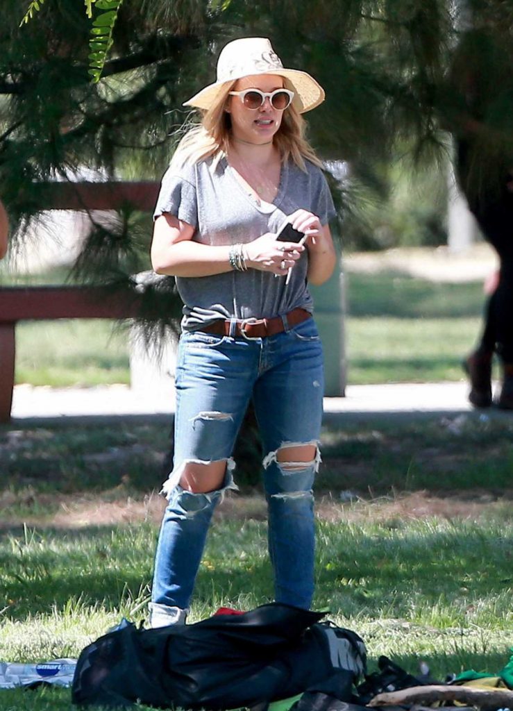 Hilary Duff Was Seen at a Park in New York 07/25/2016-3