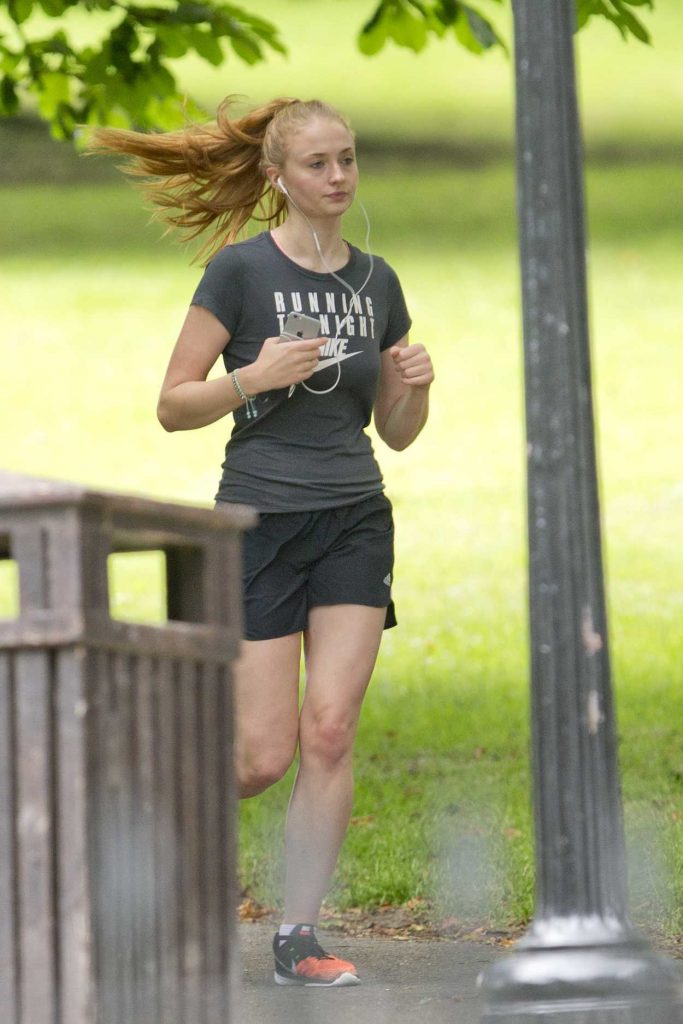 Sophie Turner Was Seen Out Jogging in London 05/07/2016-3