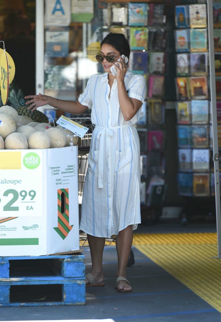 Vanessa Hudgens Goes Shopping in Los Angeles 07/15/2016-3