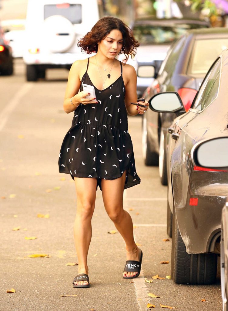 Vanessa Hudgens Was Seen Out in Los Angeles, California 07/23/2016-4