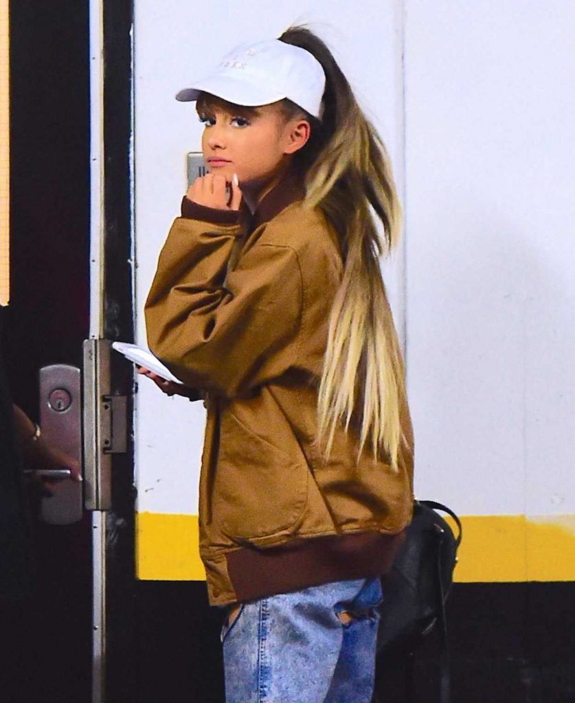 Ariana Grande Was Seen Out in New York City 08/27/2016-2