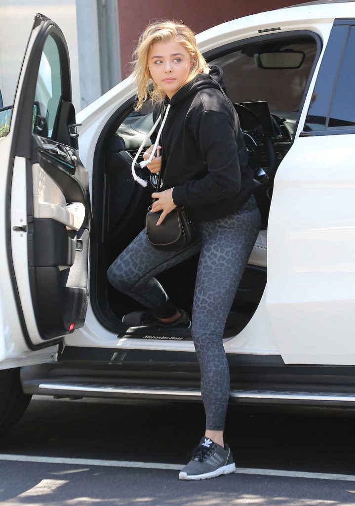 Chloe Moretz Arrives to Pilates Class in West Hollywood 08/19/2016-1