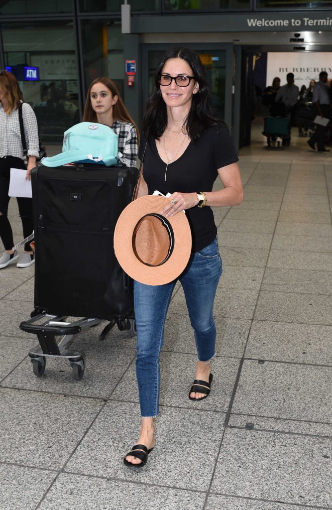 Courteney Cox Arrives at Heathrow Airport in London 08/20/2016-3