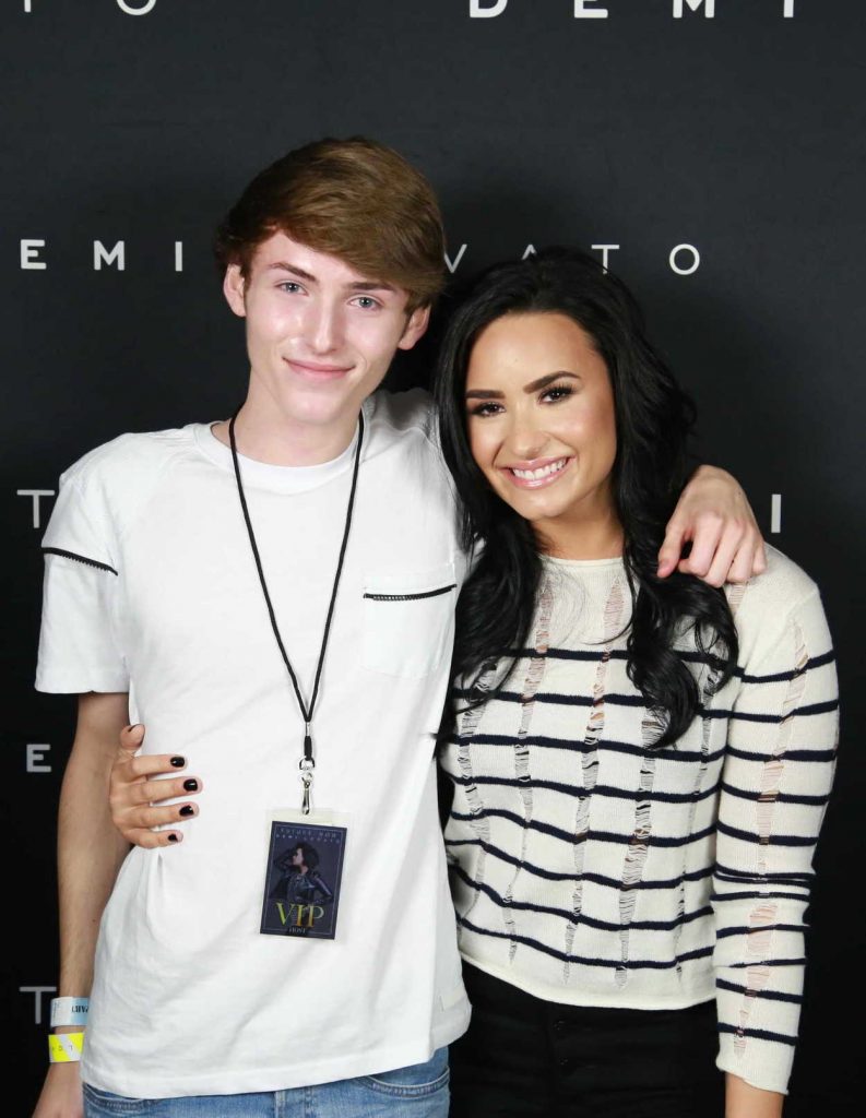 Demi Lovato at the Meet and Greet in Kansas City 08/06/2016-1