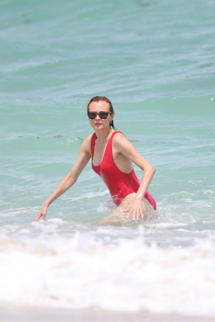 Diane Kruger Shows off Her Stunning Body at the Beach in Miami 08/28/2016-2
