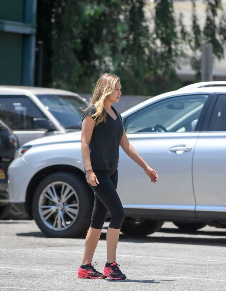 Elizabeth Olsen Leaves a Gym in West Hollywood 08/03/2016-1