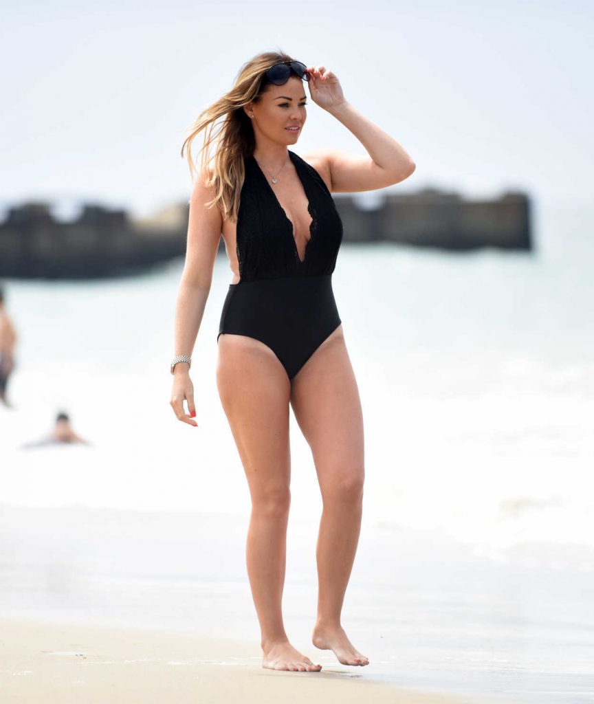 Jessica Wright in a Black Swimsuit at the Beach in Malibu 08/14/2016-2
