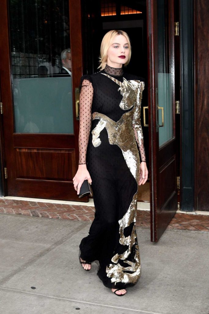 Margot Robbie Leaves Her Hotel in New York 08/01/2016-2