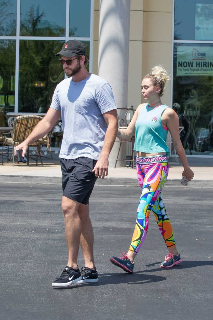 Miley Cyrus Was Seen With Liam Hemsworth Out in Calabasas 08/26/2016-2