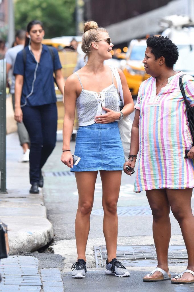 Nina Agdal Was Seen Out in SoHo, New York 08/02/2016-4