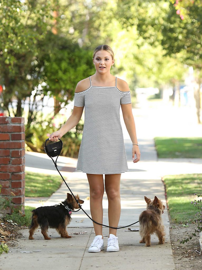 Olivia Holt Walks Her Dogs in Los Angeles 08/18/2016-1