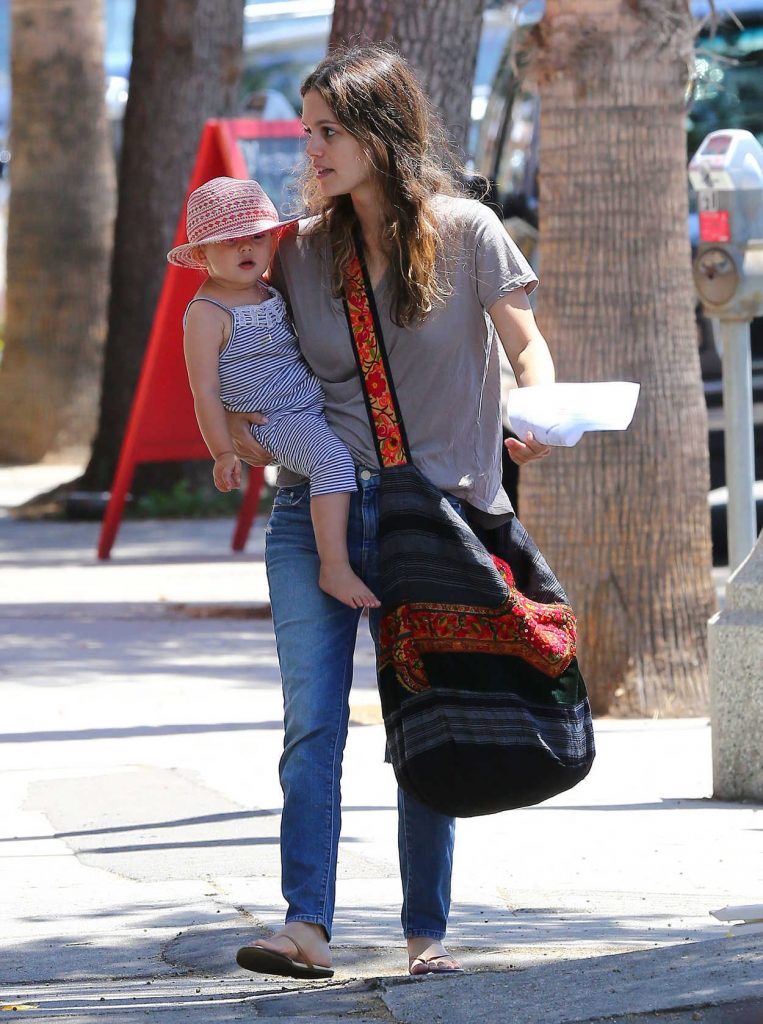 Rachel Bilson With Her Daughter Leaves Pint Sized Kids in Studio City 08/18/2016-2
