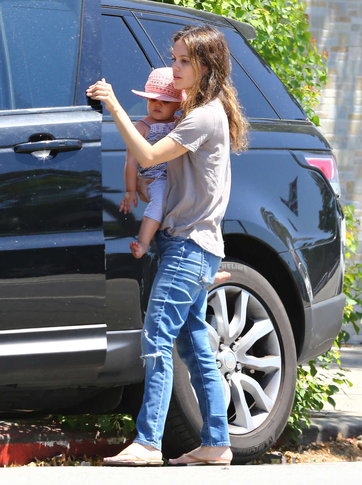 Rachel Bilson With Her Daughter Leaves Pint Sized Kids in Studio City