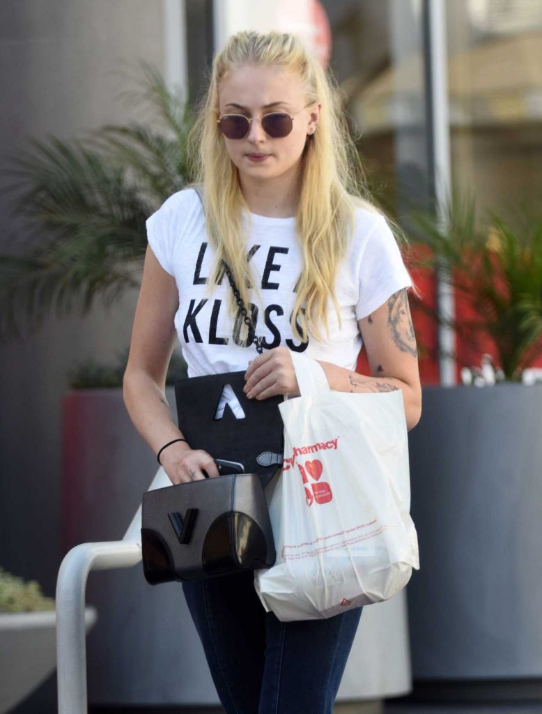 Sophie Turner Goes Shopping With Her Friend in London 08/23/2016-5