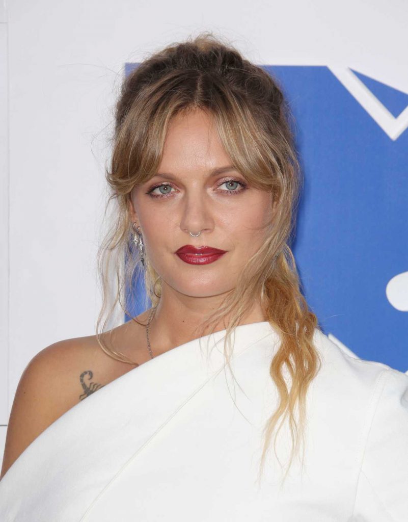 Tove Lo at 2016 MTV Video Music Awards at Madison Square Garden in New York 08/28/2016-4
