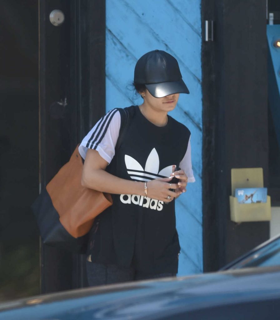 Vanessa Hudgens Leaves the Pilates Class in Los Angeles 08/02/2016-1