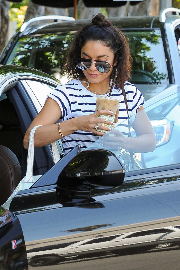 Vanessa Hudgens Was Seen With Iced Coffee in Los Angeles 08/12/2016-3
