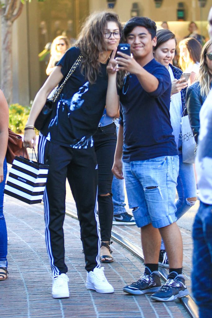 Zendaya at The Grove in West Hollywood 08/12/2016-6