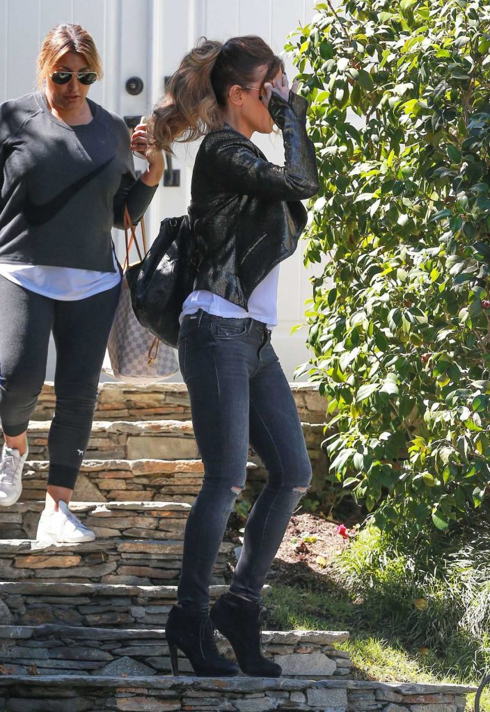 Kate Beckinsale Leaves a Studio in Santa Monica 09/15/2016-2