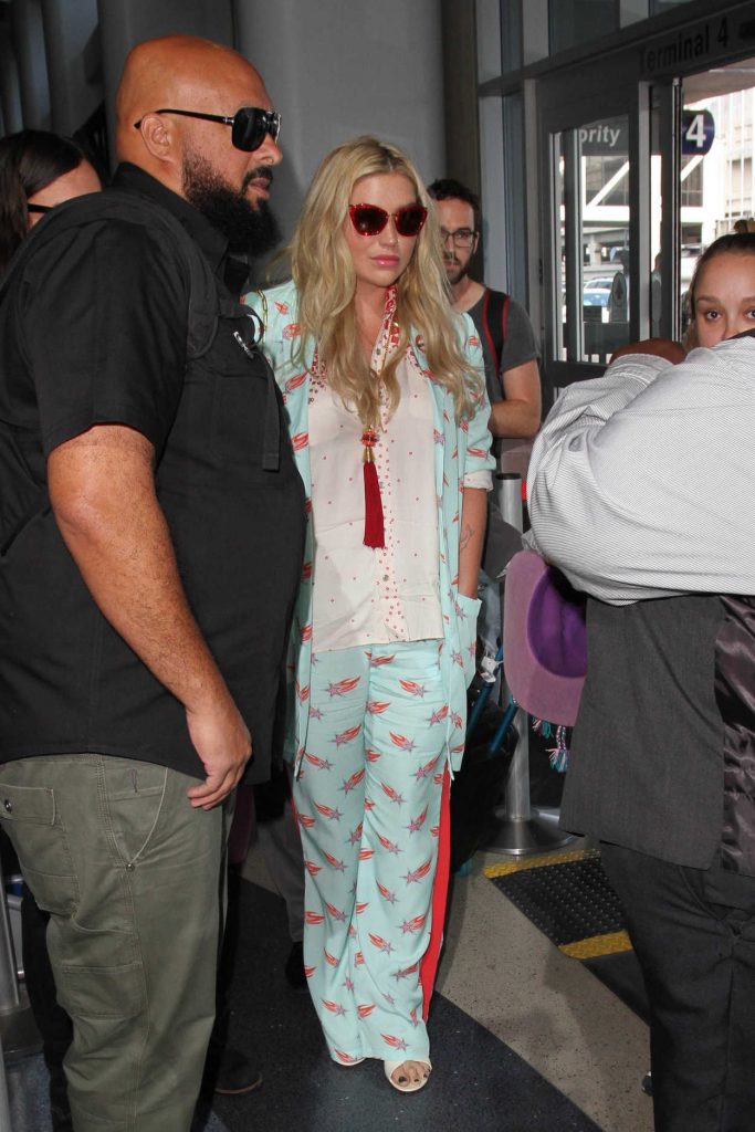 Kesha Was Seen at LAX Airport in LA 09/02/2016-1