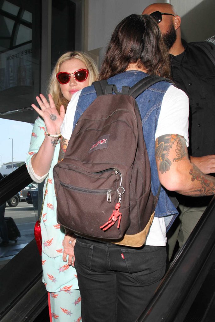 Kesha Was Seen at LAX Airport in LA 09/02/2016-3