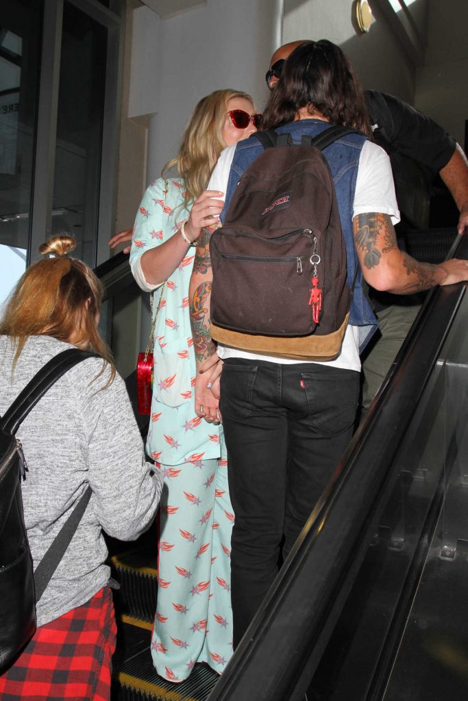 Kesha Was Seen at LAX Airport in LA 09/02/2016-4
