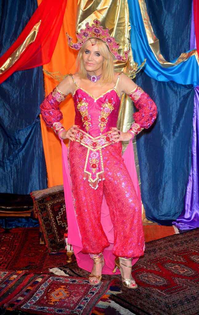 Michelle Collins Does Aladdin Pantomime Photocall at the Waterside Theatre in London 09/09/2016-4