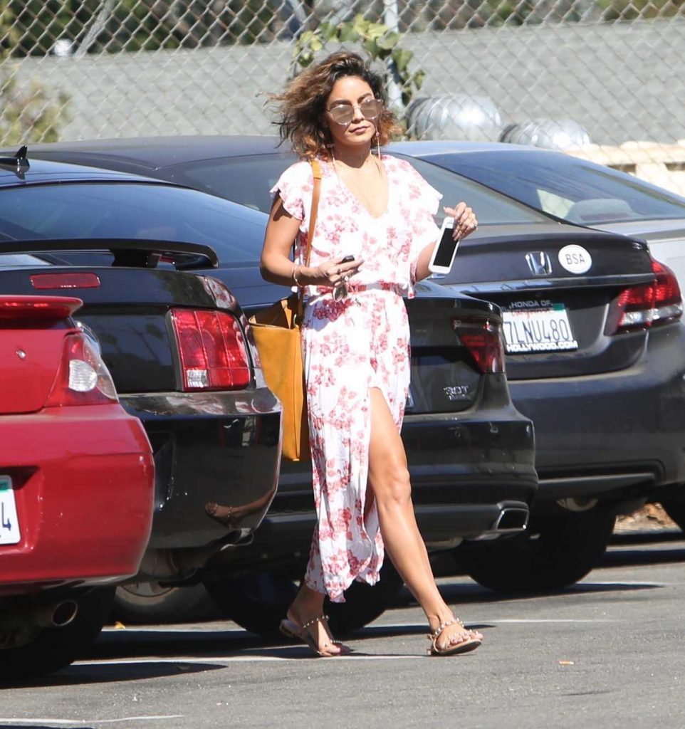 Vanessa Hudgens Was Seen Out in Los Angeles 09/09/2016-1