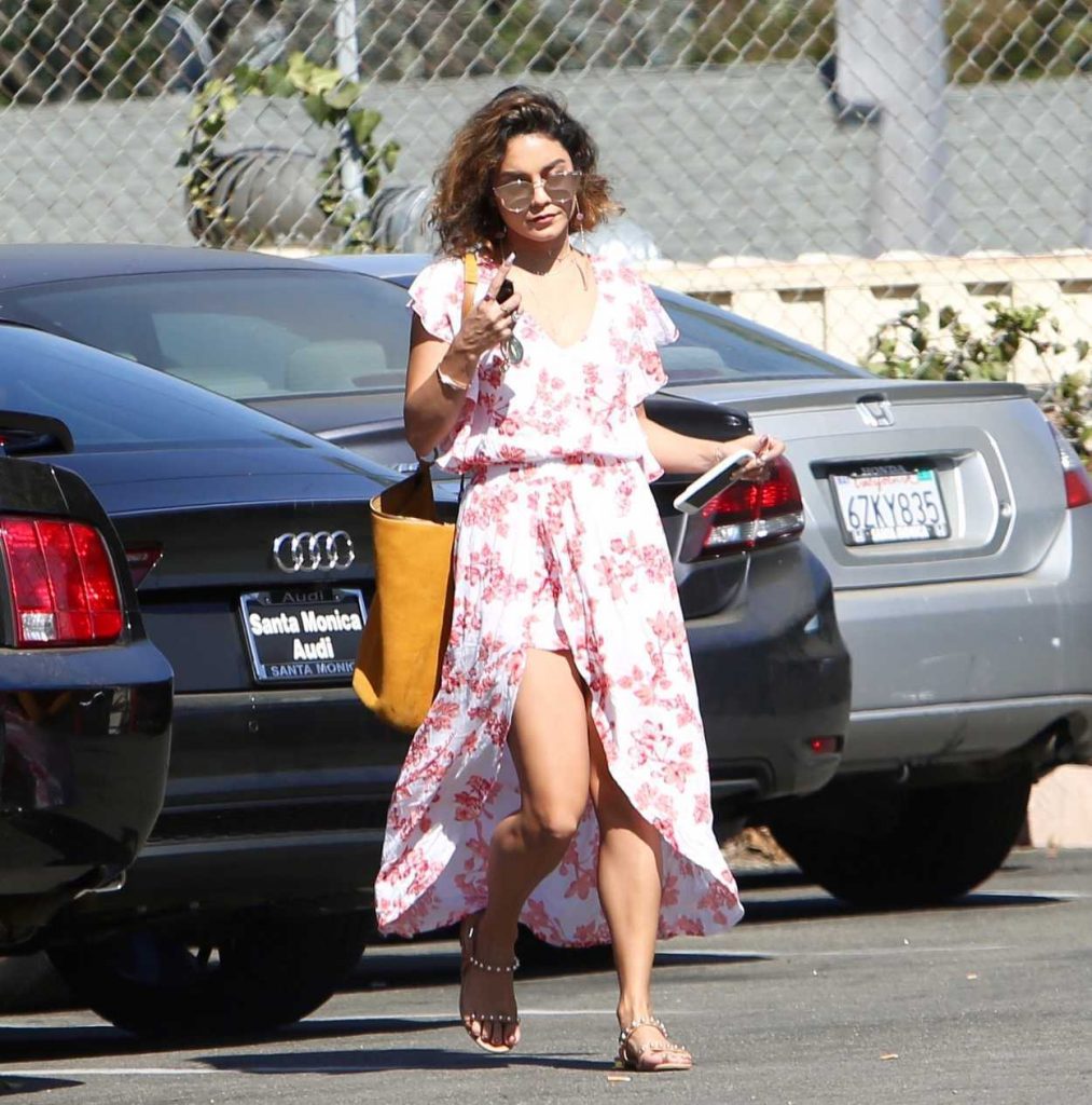 Vanessa Hudgens Was Seen Out in Los Angeles 09/09/2016-2